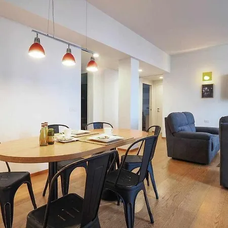 Uca14 Luxury Large 3brs Private Terrace Citylife Apartment